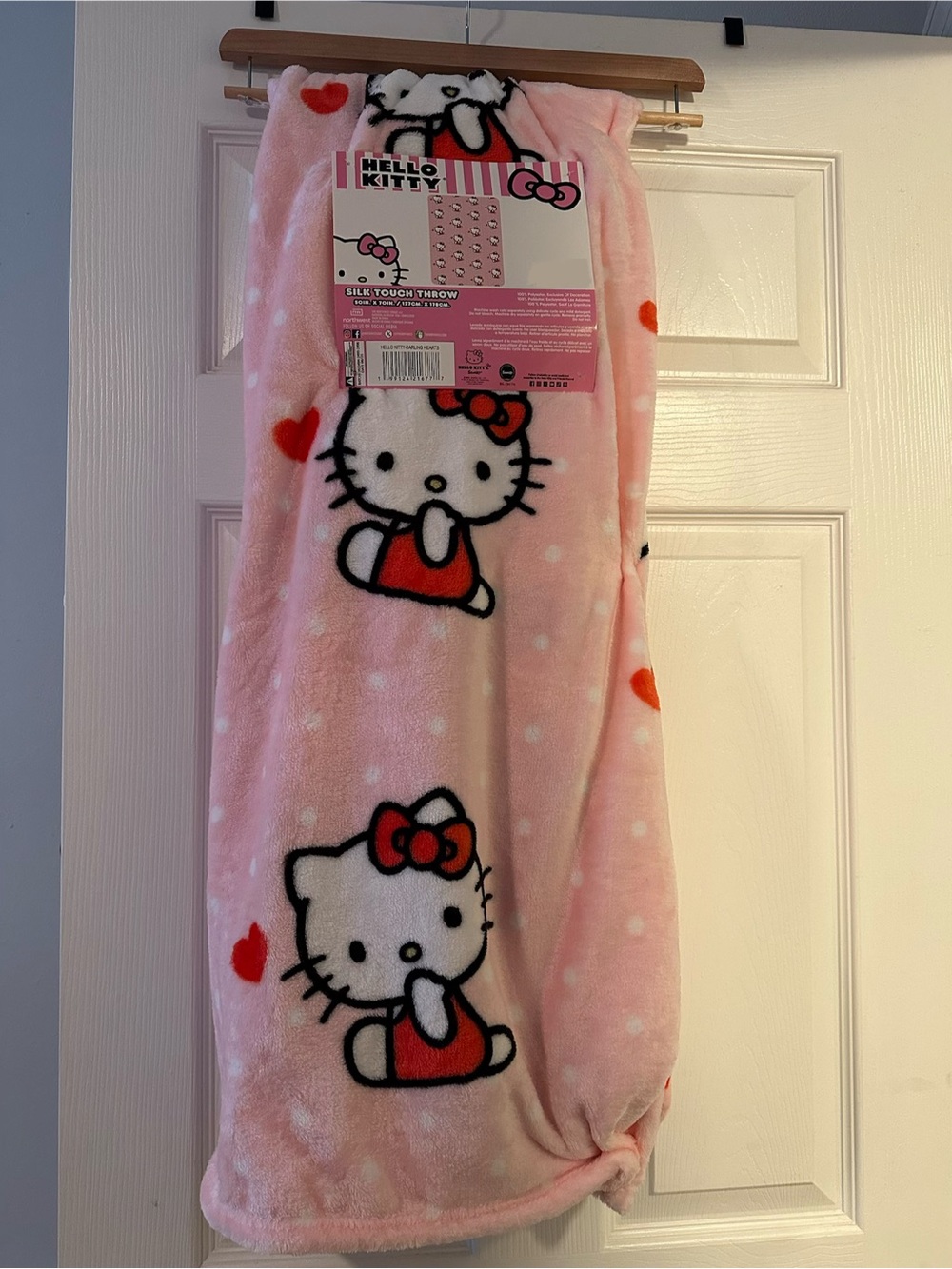NWT Hello Kitty Pink Polka dots and hearts silk touch throw